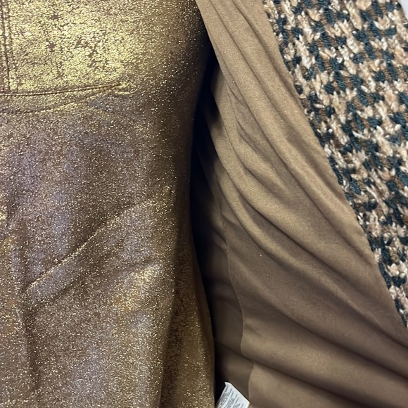 Ryu brand coat that features an adjustable ruffle neck, fully lined, small - Picture 9 of 14